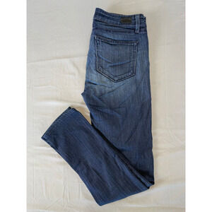Paige Skyline Straight Lightweight Stretch Denim Jeans. Women's Size 27, Read.